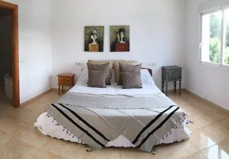 Mirlos Vila *